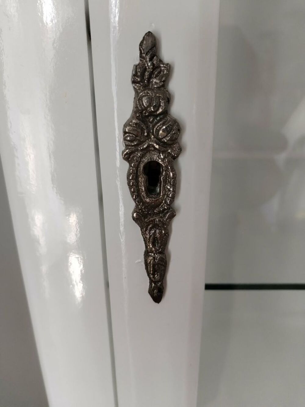 Vitrine baroque blanche et argent Meubles
