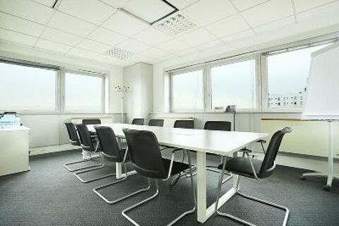 Espace de bureau ouvert tout compris pour vous-m&ecirc;me et votre &eacute;quipe &agrave; Paris Roissy Airport HQ 2949 93290 Tremblay-en-france