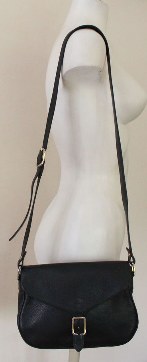 Sac bandoulière cuir marine LONGCHAMP 100 Issy-les-Moulineaux (92)