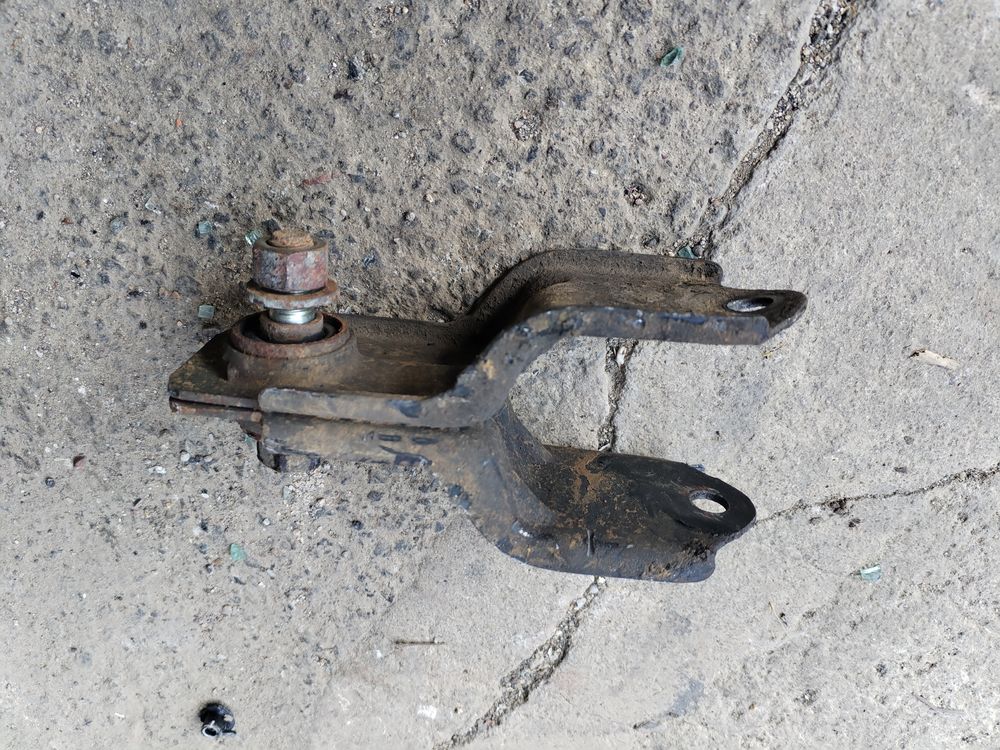 Patte support moteur inf&eacute;rieur CITROEN SAXO (2002) essence 1 Bricolage