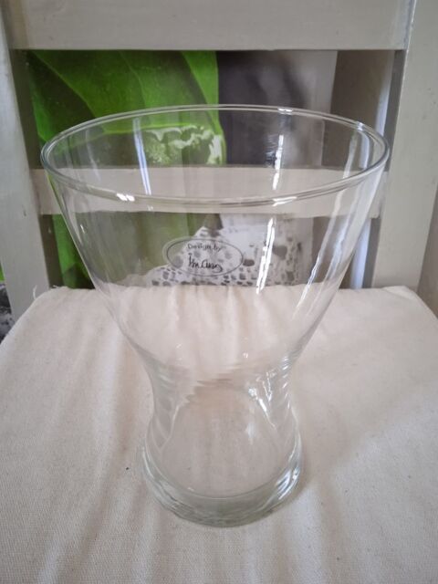 Grand Verre
Pour tout liquide
Contenance 1 Litre
Fabrique 10 Talange (57)