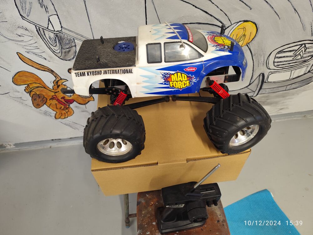  Drones ,Voiture thermique, Radio commandes,tout &agrave; saisir
Jeux / jouets