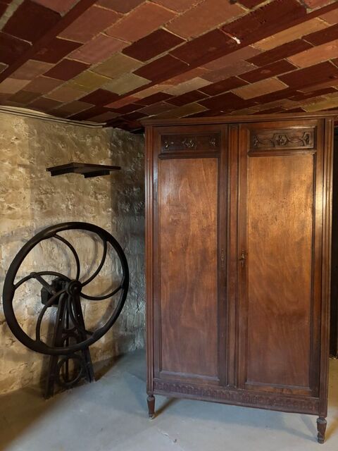 Armoire rustique ancienne (lot : J4M2B6)
100 Houilles (78)