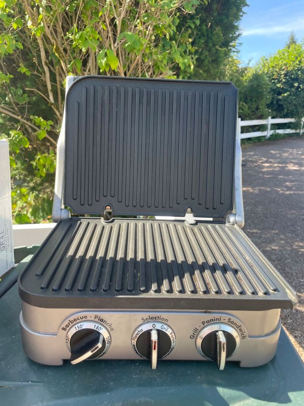 Grill &eacute;lectrique CUISINART GR42 tr&egrave;s peu servi Electroménager