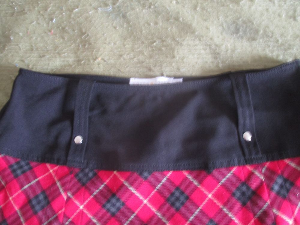 jupe &eacute;cossaise Vêtements
