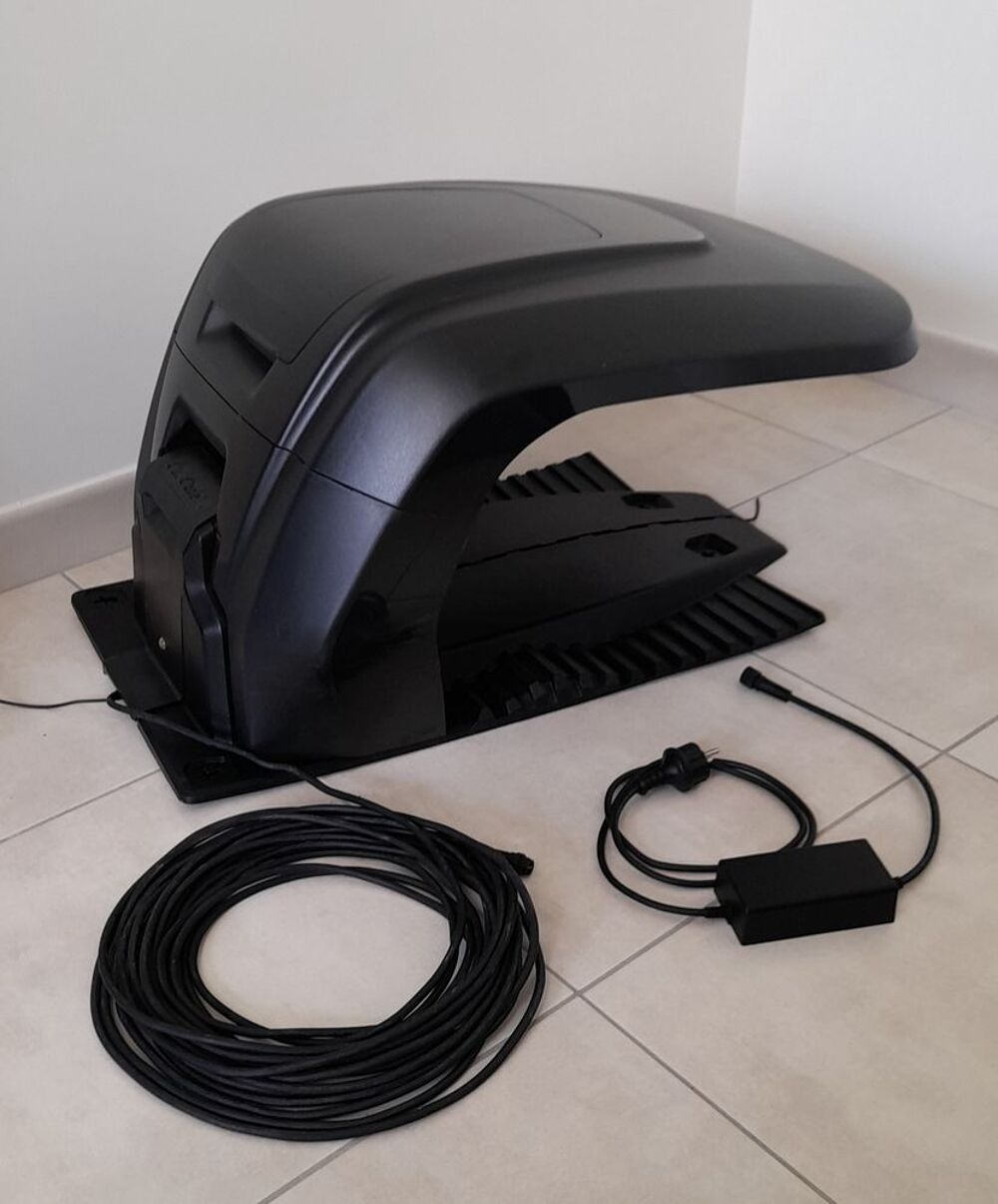 TONDEUSE robotis&eacute;e autonome FERRARI Jardin