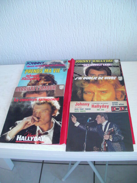 45 tours vinyle Johnny HALLYDAY 8 Saint-Etienne (42)