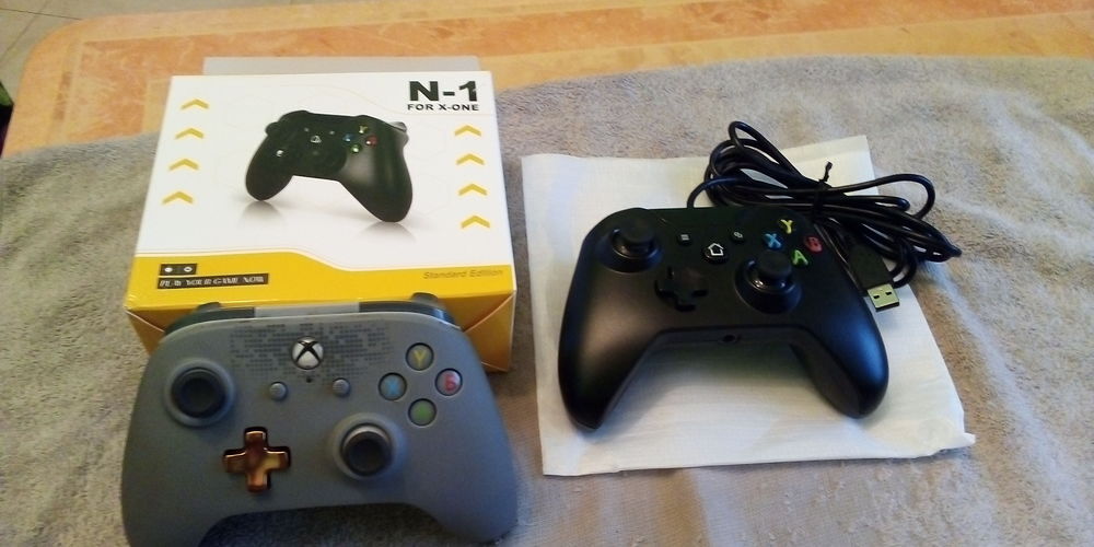 manette xbox one x2 Consoles et jeux vidéos