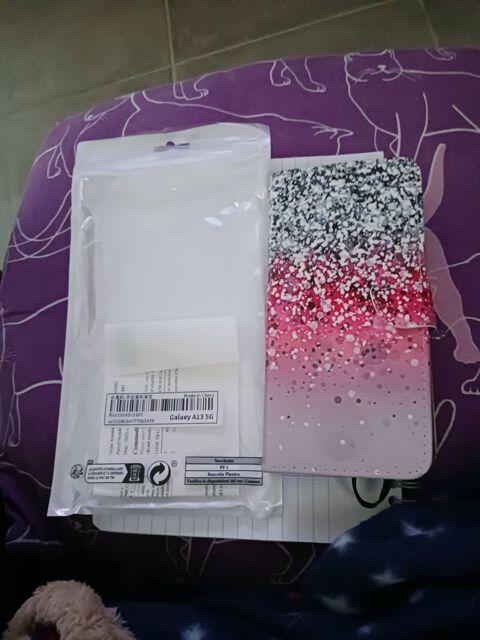 TUI EN CUIR GRIS ROSE POUR PORTABLE 15 Louvie-Juzon (64)