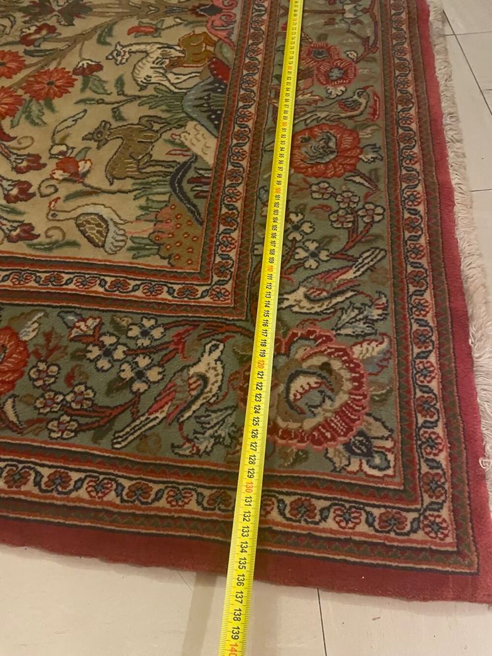 tapis iranien fait &agrave; la main 
