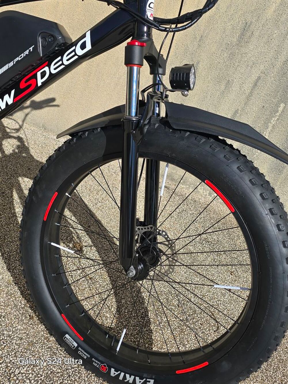 VELO ELECTRIQUE NEUF 1000W Batterie 48V17 - Valeur Neuf 1350 Vélos