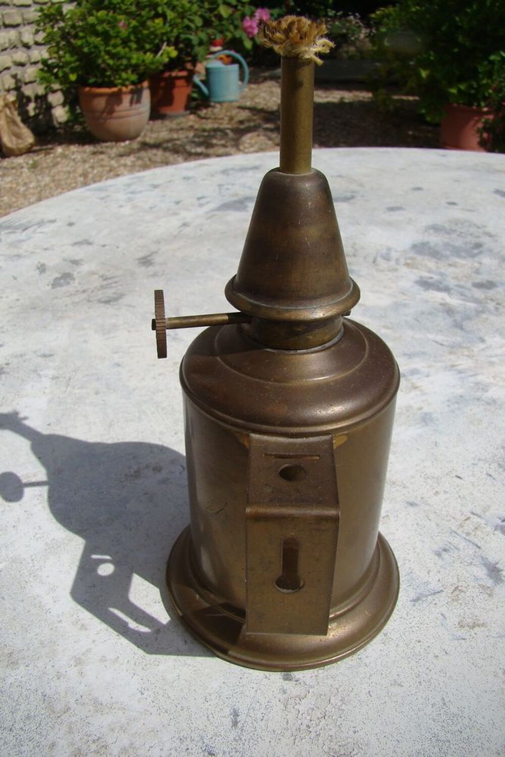 Ancienne lampe pigeon en laiton Décoration