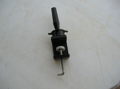 Support de t�te � coiffer en plastique pour table de travail 30 Sept�mes-les-Vallons (13)