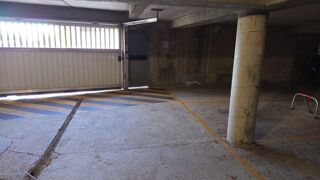  Parking / Garage à louer 13 m²