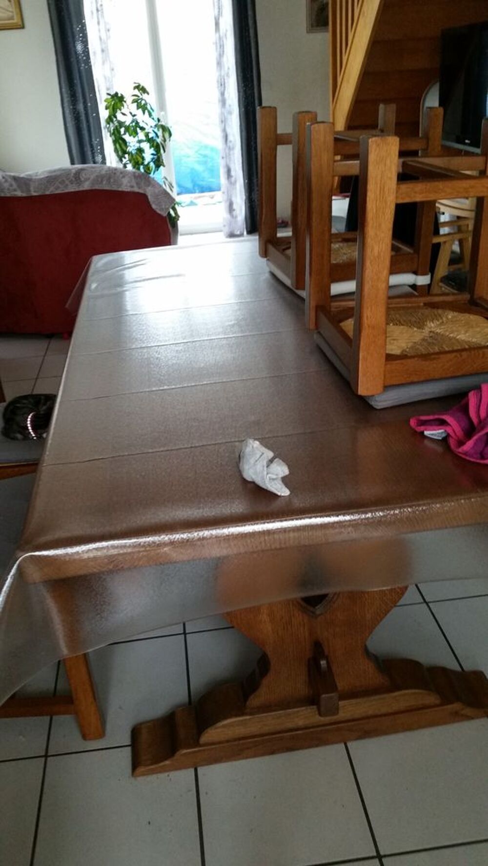 Ensemble Buffet vaisselier, table,chaises, m en eoi&eacute; sculpt&eacute; Meubles