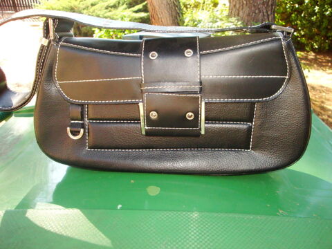 Sac  main noir 10 Nimes (30)