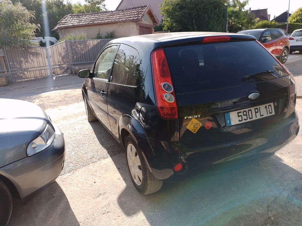 Fiesta 1.4 TDCi Ghia 2006 occasion 77250 Veneux-les-Sablons