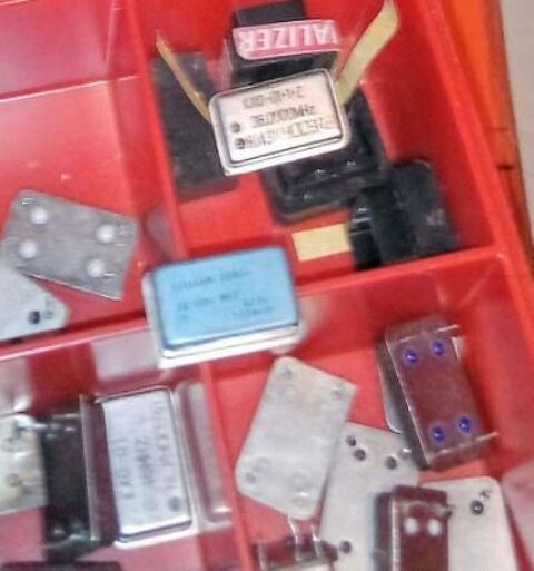 OSCILLATEUR  38.000MHZ    DIL14       5V 6 Lampertheim (67)