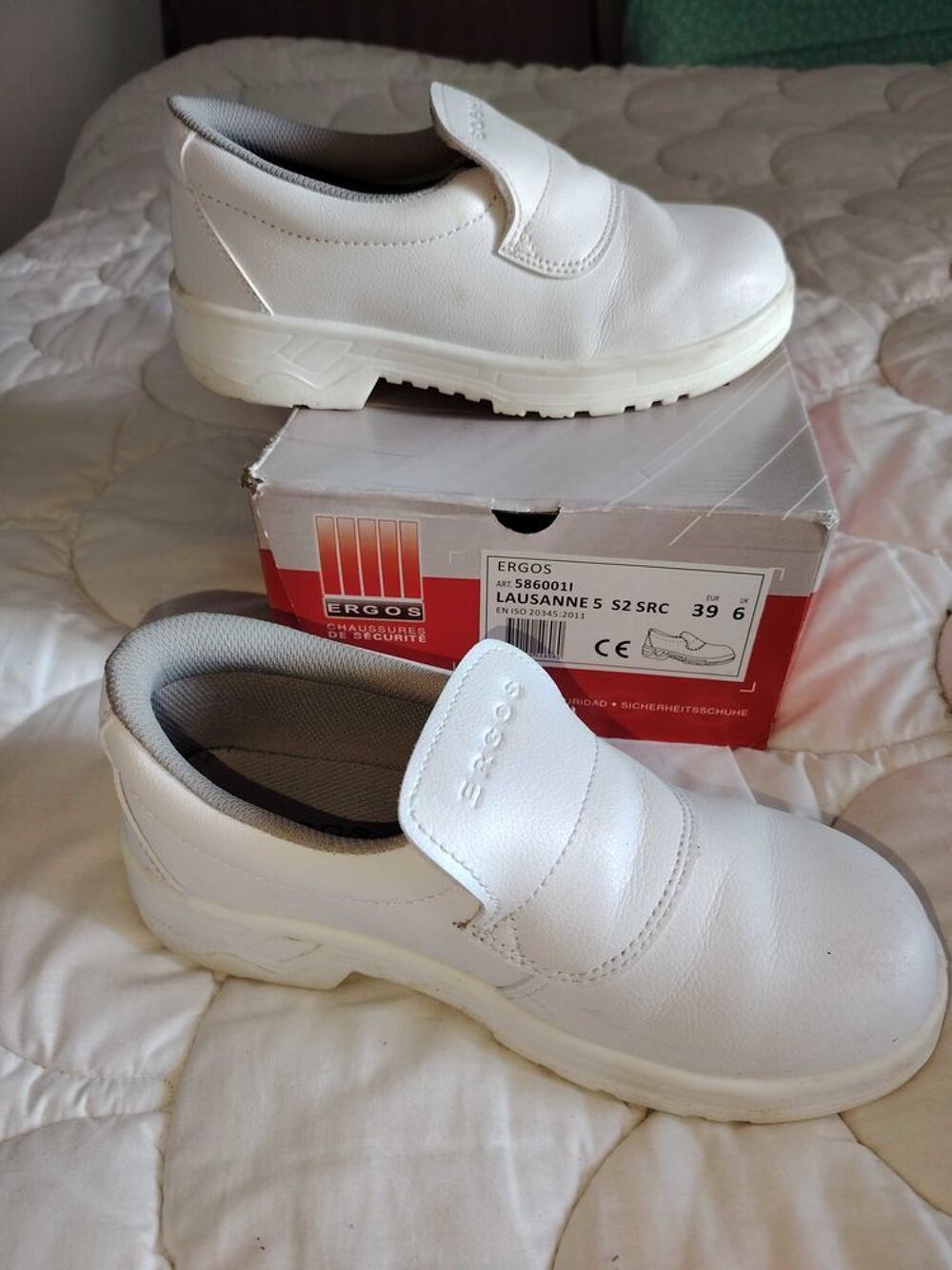 paire de chaussures de s&eacute;curit&eacute; pour cuisine ou autre Chaussures