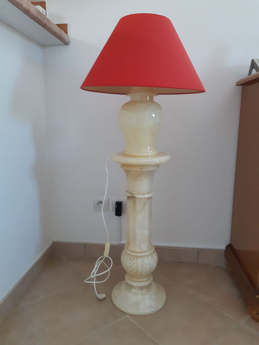 colonne et lampe en alb&acirc;tre Décoration