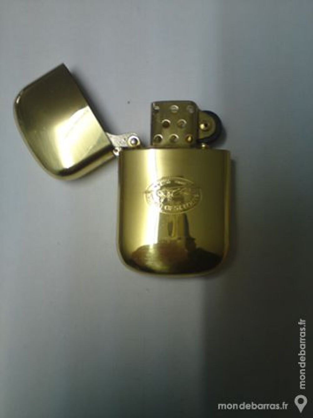 BRIQUET TEMPETE en laiton dore grave saint louis 