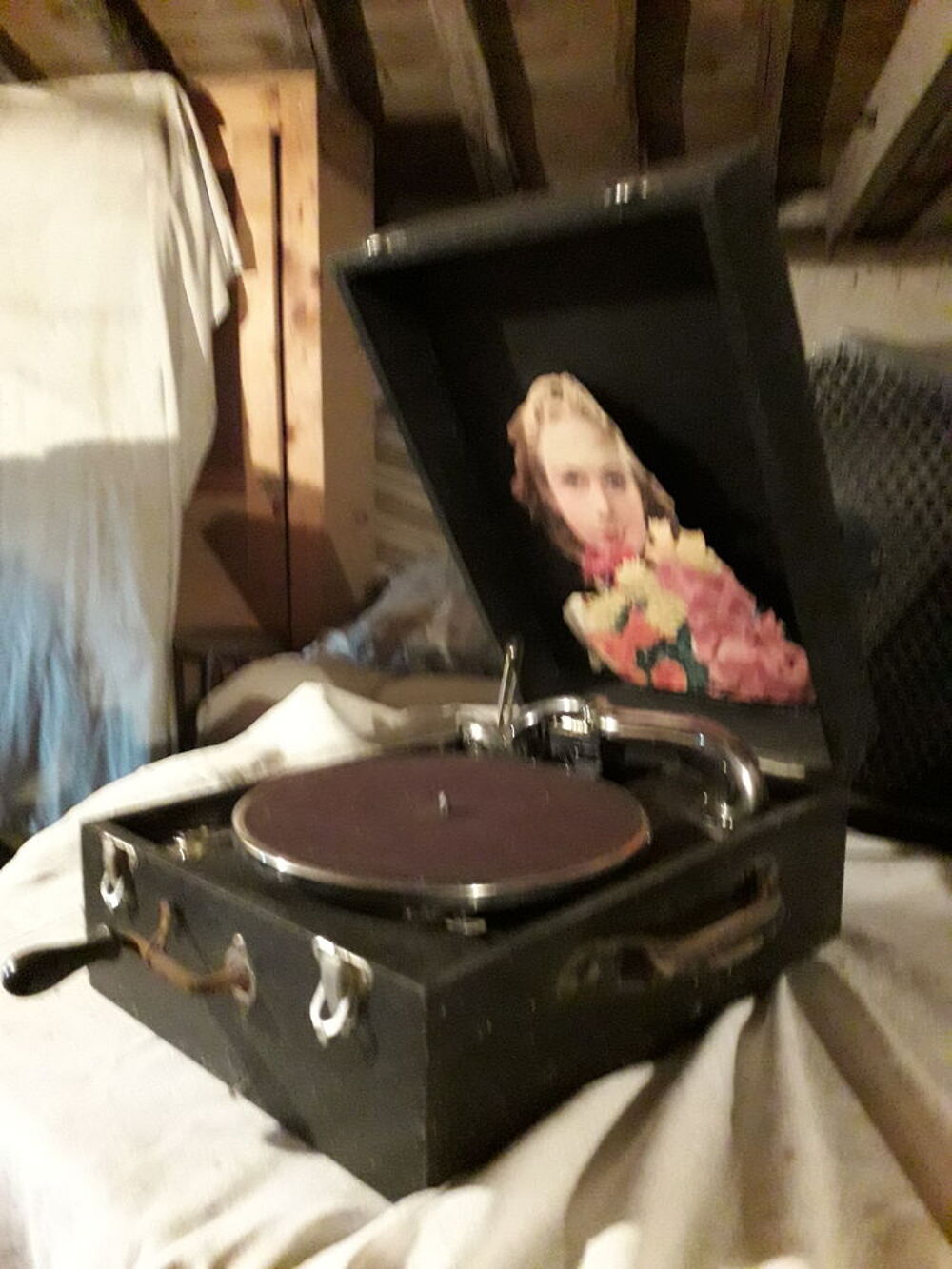 lot de deux vieux postes de radio et un gramophone Audio et hifi