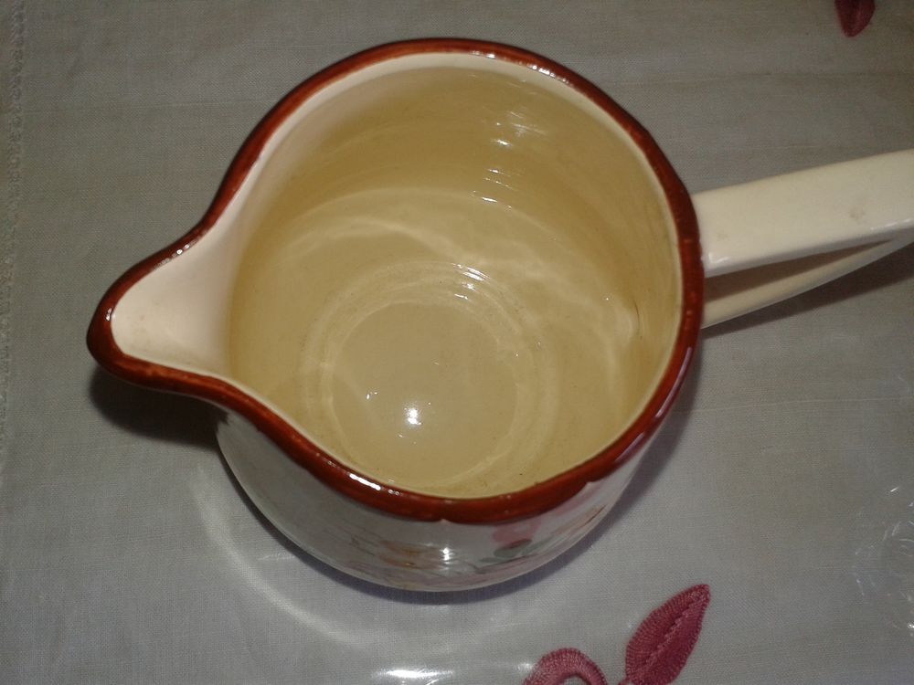 pot &agrave; lait Longchamp mod&egrave;le AGEN 