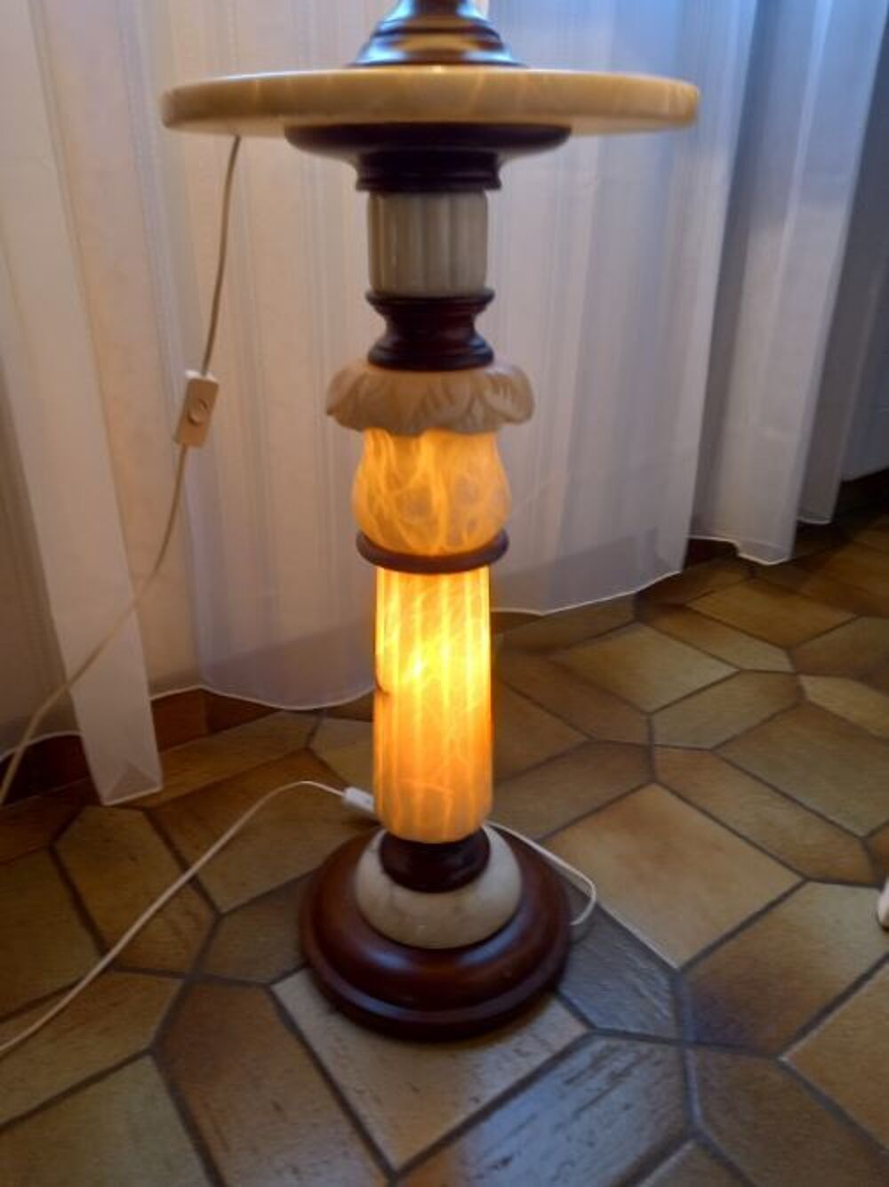 Superbe sellette lumineuse en alb&acirc;tre ann&eacute;e 70 Meubles