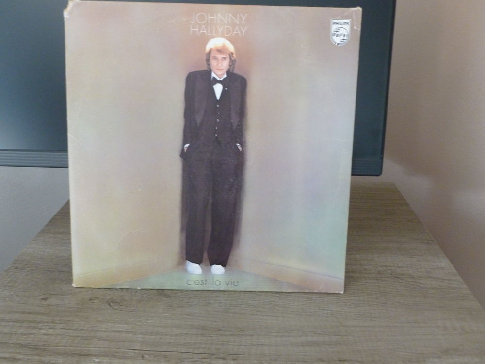LOT DE 8 disques 33 tours .JOHNNY HALLYDAY Audio et hifi
