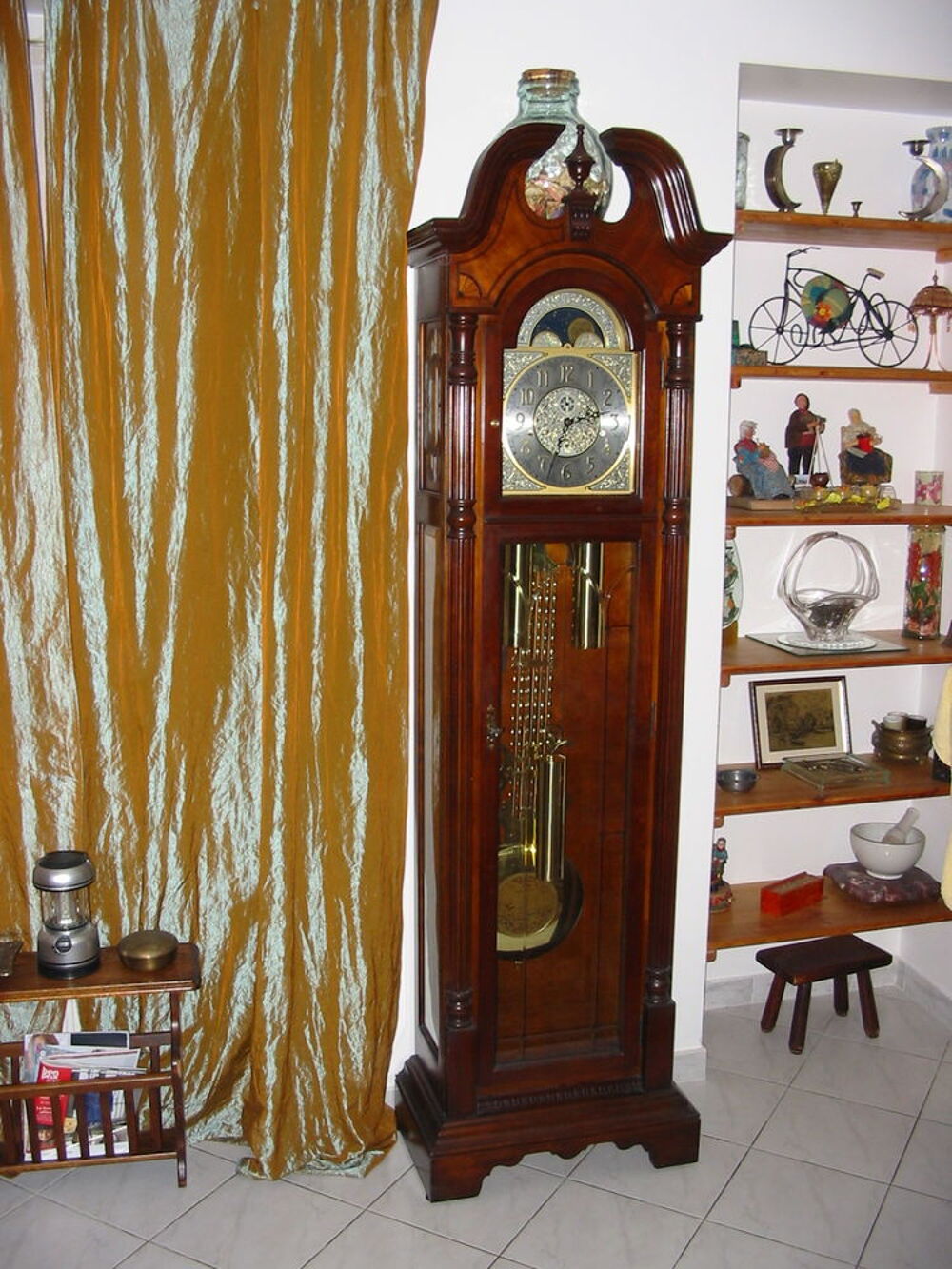 Tr&egrave;s belle horloge californienne USA en Ch&ecirc;ne Meubles