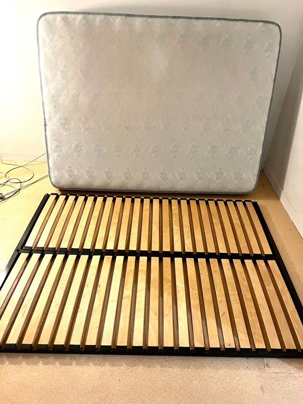 LIT EN BOIS 140x190 MATELAS INCLUS Meubles