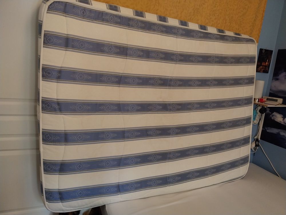 matelas + sommier tapissier Meubles