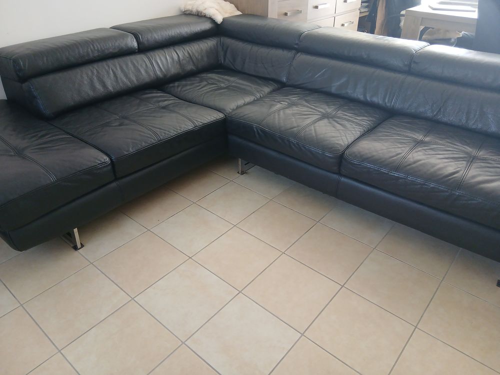 Canape en cuir 5 places tr&eacute;s bon &eacute;tat Meubles