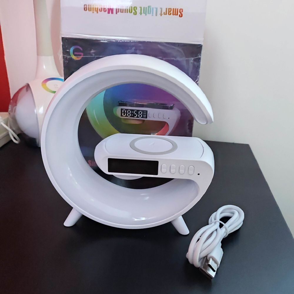 Lampe r&eacute;veil multicolore station de charge enceinte Audio et hifi