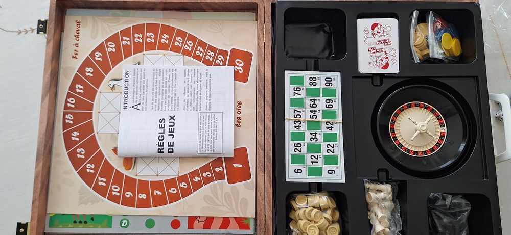 Mallette de jeux de soci&eacute;t&eacute; neuve Jeux / jouets