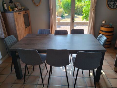 Table Salon + chaises  450 Chirens (38)