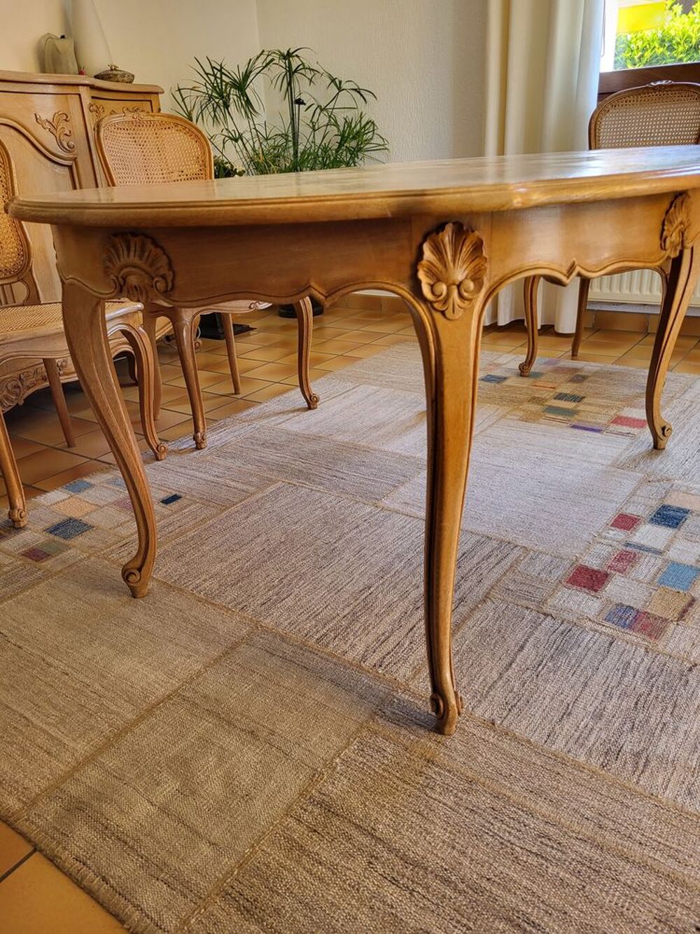Table de salle &agrave; manger ronde avec rallonges &amp; 6 chaises Meubles