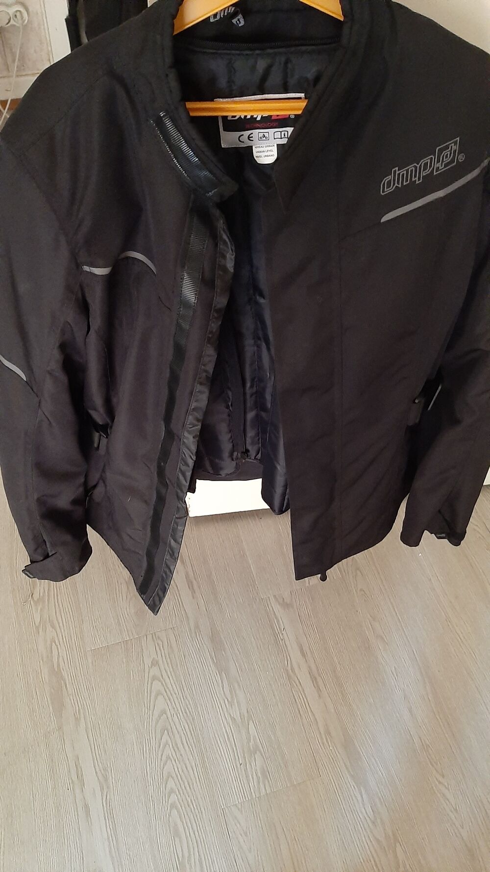Veste moto homme femme. Vêtements