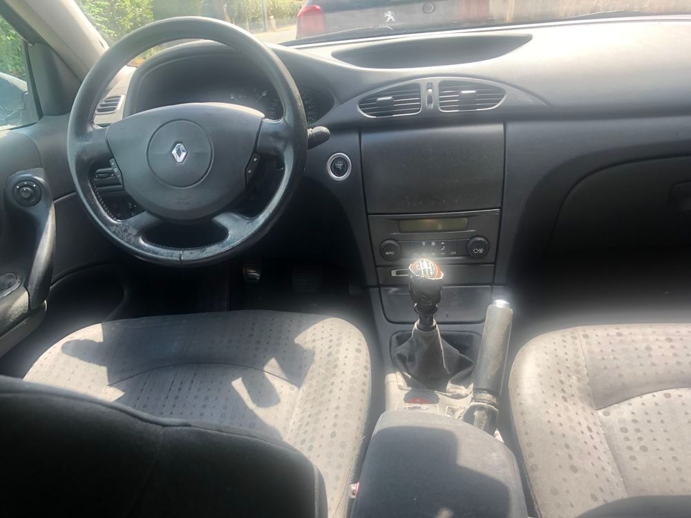 Laguna II Laguna Evolution 1.9 dCi 120 Carminat 2004 occasion 83590 Gonfaron
