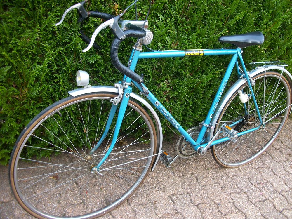 Ancien v&eacute;lo de route demi-course TBE 10 v. CYRIL-GUIMARD Vélos
