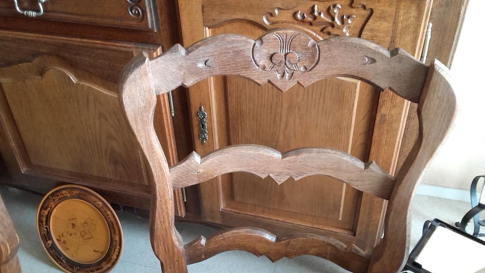 4 chaises paill&eacute;es Meubles