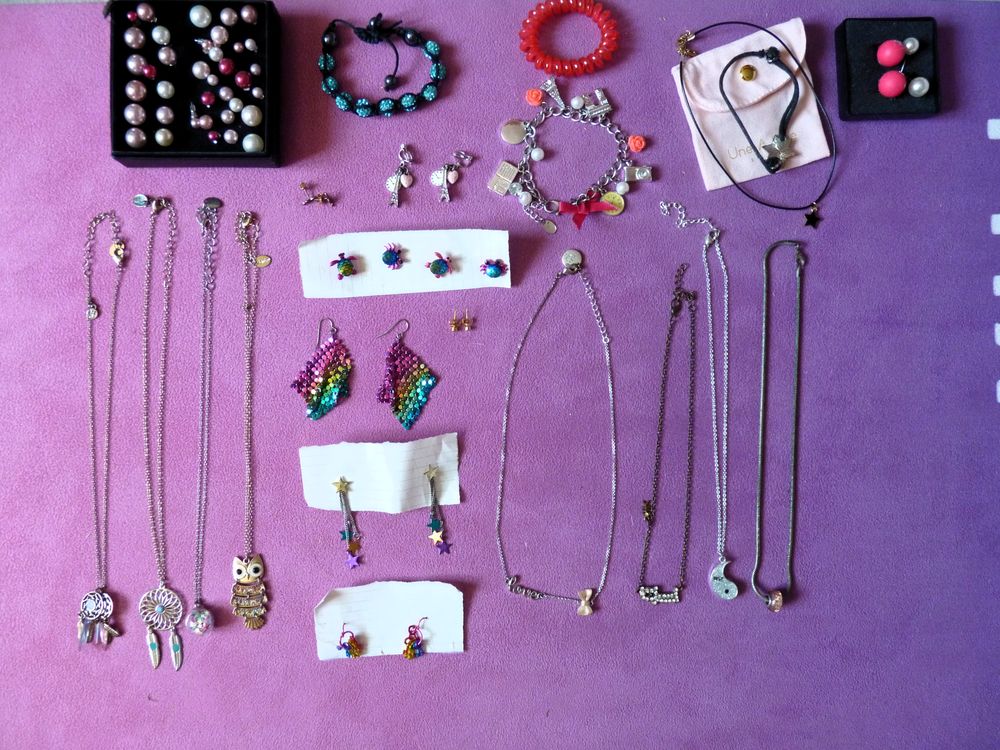 Lot bijoux collier fille claire's bracelet boucles d'oreille Bijoux et montres