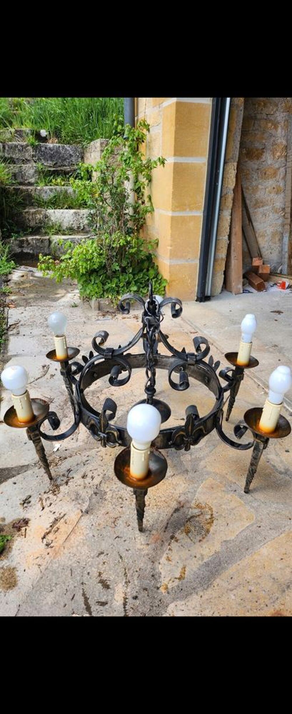 Lustre en fer forg&eacute; 
Dcoration