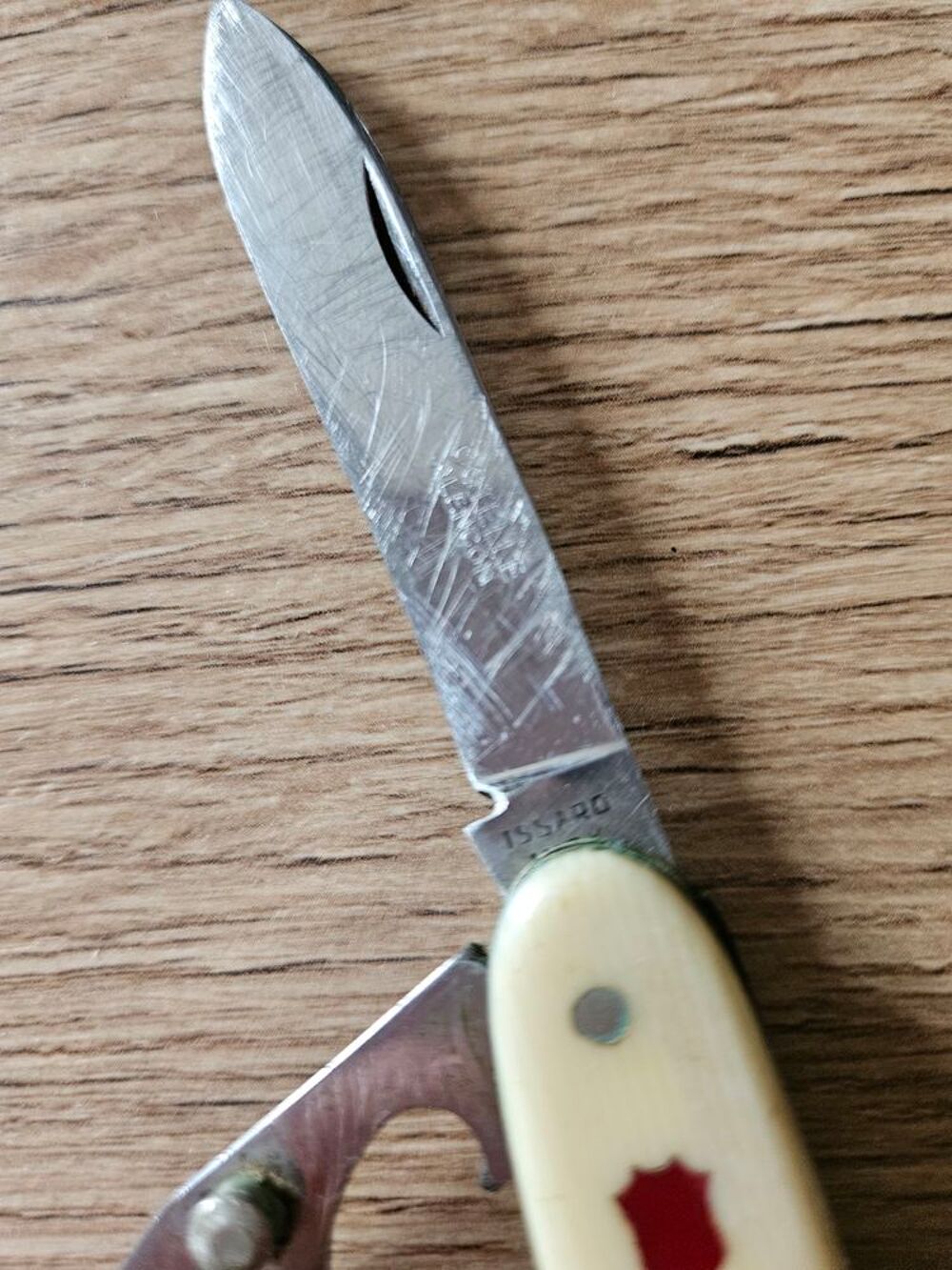 Petit couteau tr&egrave;s ancien 