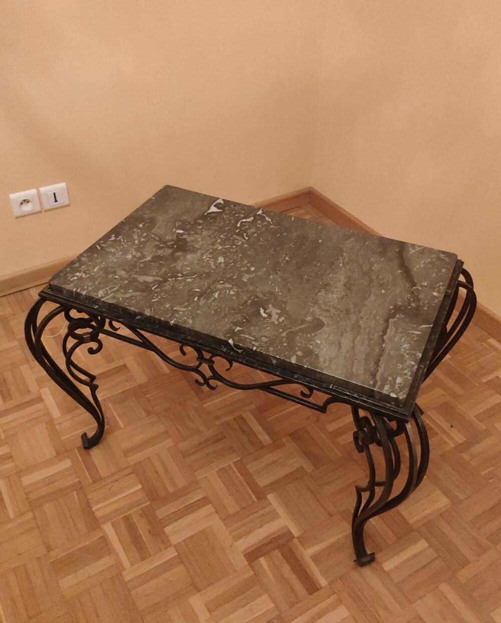 Table basse fer forg&eacute; et marbre parfait &eacute;tat Meubles