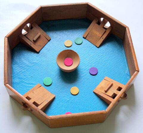 Jeu de bistrot ancien octogonal, jeu de puces Issy-les-Moulineaux (92)