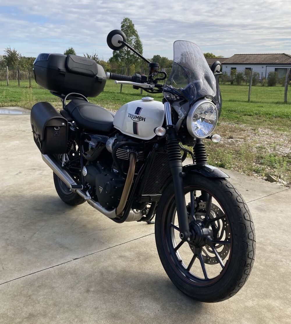 TRIUMPH 2019 occasion 32130 Labastide-Sav&egrave;s