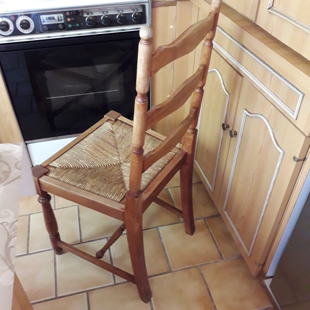 CHAISES Meubles