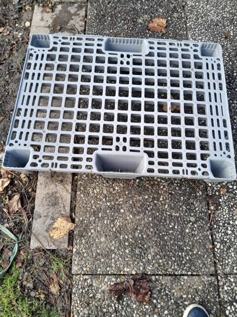 palette plastique 80/60 Garges-l�s-Gonesse (95)