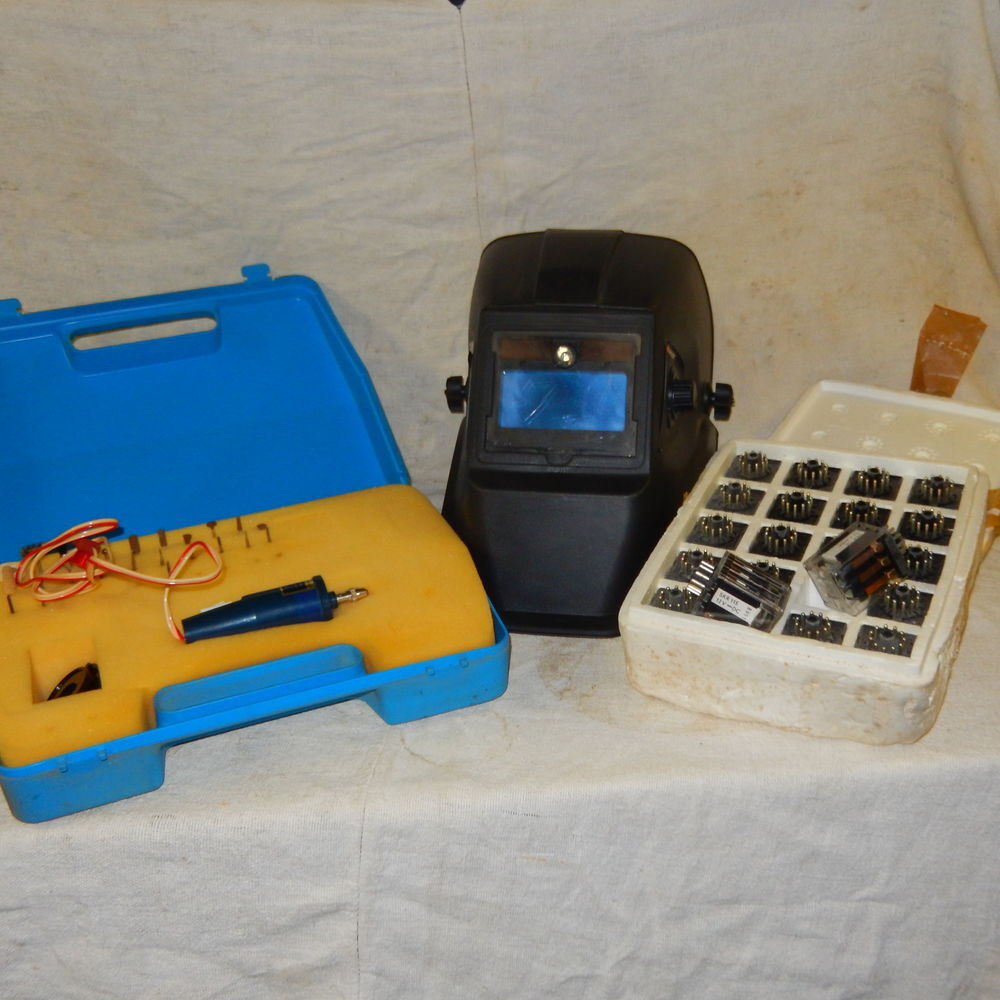 Lot de mat&eacute;riel t&eacute;l&eacute;phonique, informatique, &eacute;lectronique, Matériel informatique